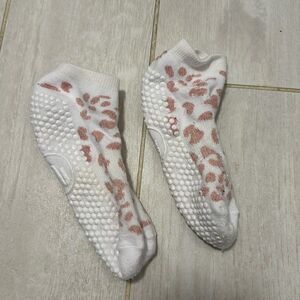 Pink leopard glitter Pilates grip socks OS